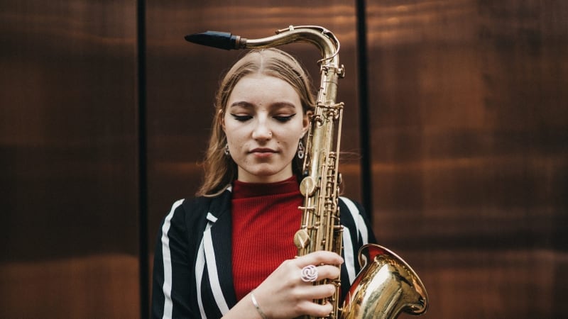 Exclusive Premiere: Emma Rawicz “Voodoo”