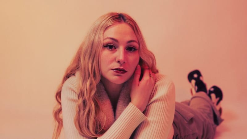 Exclusive Premiere: B-ahwe “Fall Into” (apltn Remix)”