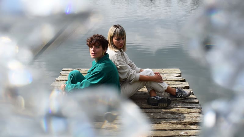 Video Premiere: Maddalena Ghezzi Ft. Maria Chiara Argirò “on the outside”