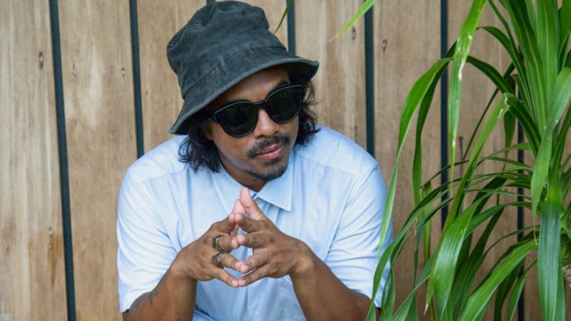 Exclusive Premiere: Free The Robots “Autumn 2021”