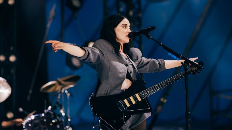 Watch St. Vincent cover Depeche Mode, Jeff Buckley and more at tiny California show