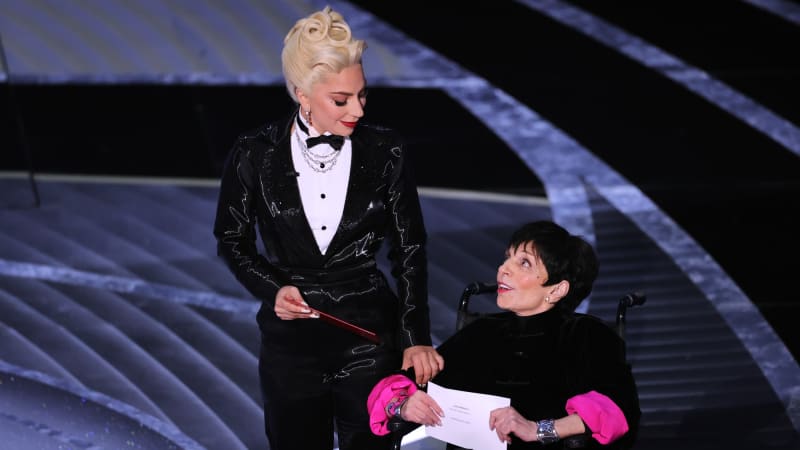 Liza Minnelli claims Academy “inexplicably ordered” her to sit in wheelchair at 2022 Oscars appearance