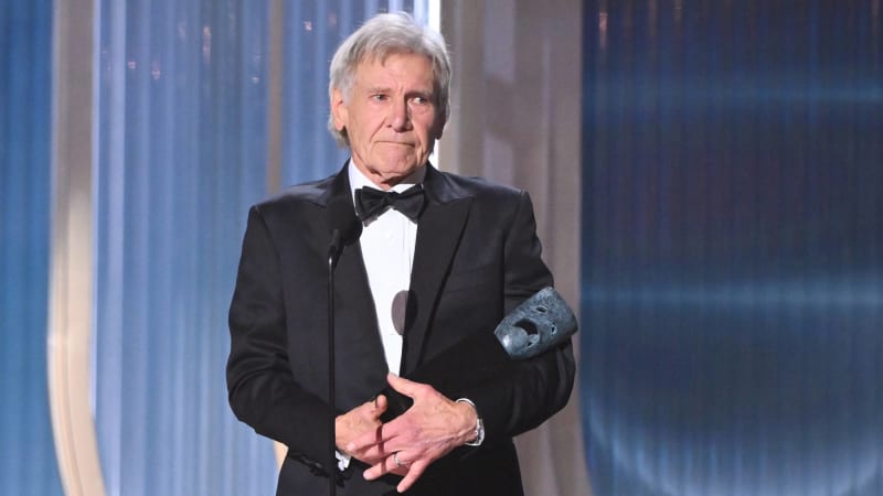 Harrison Ford cries while accepting lifetime achievement award: “I’m indeed a lucky guy”
