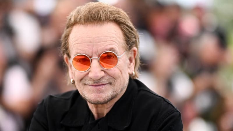 Bono says U2 are “still working towards a noisy, messy, ‘unreasonably colour xerox’ album to play LIVE”