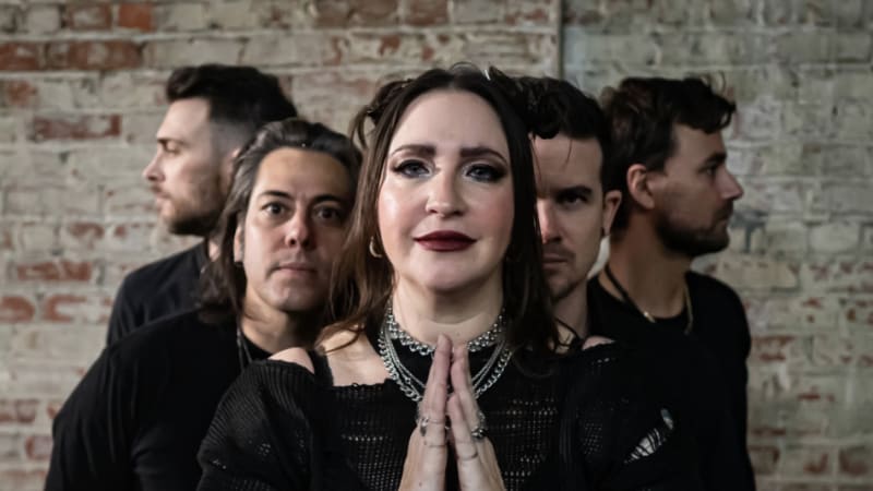 Plastic Rhino Light Up On ‘Dark Horizon’ | Right Chord Music