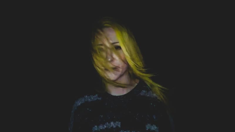 Efterlo Clings To ‘The Sweater’ | Right Chord Music