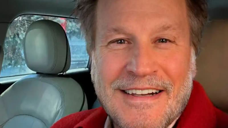 Scoffs - Born Again in Ultra HD [Single]