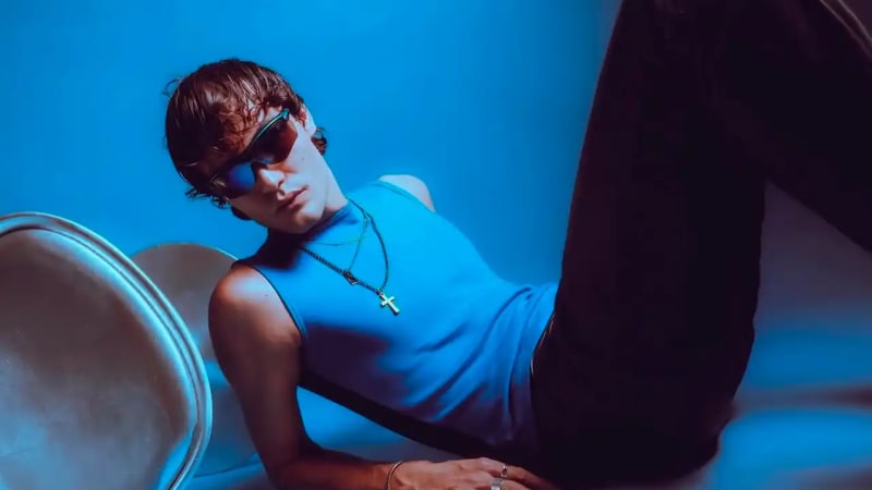 Karl & the Virgin - Second, Minute, Hour [Single]