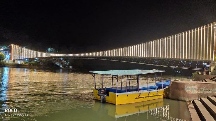 Ganges Boat Ride / Ghat