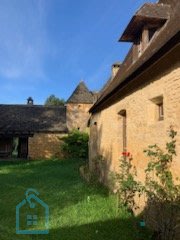 SUPERB PERIGOURDINE BUILDING WITH ITS TOWER AND TENNIS COURTS