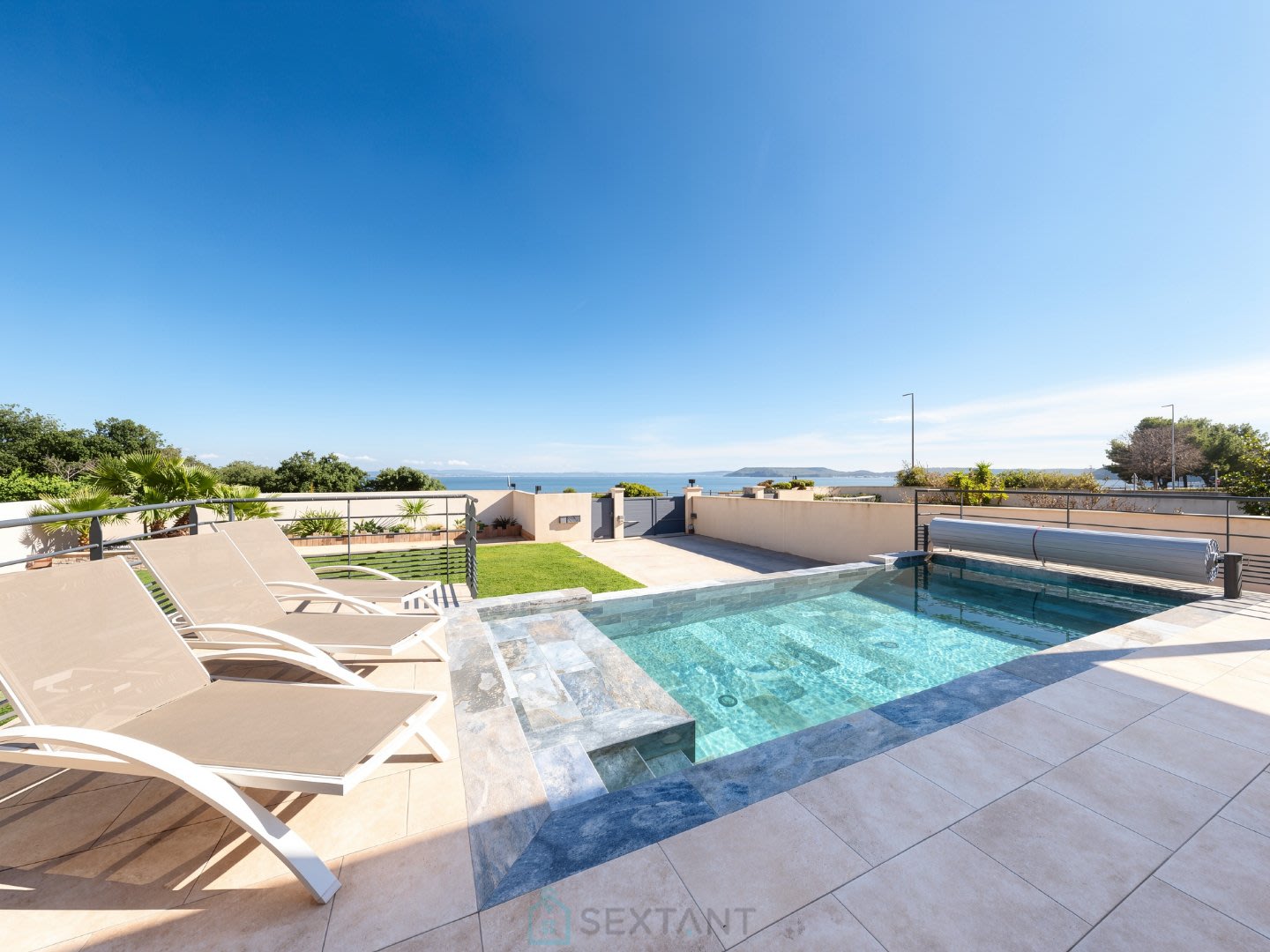 PROVENCE ISTRES - Somptueuse VILLA d’Architecte – 300m² – Vue Panoramique – Deux Piscines – 200m de la plage