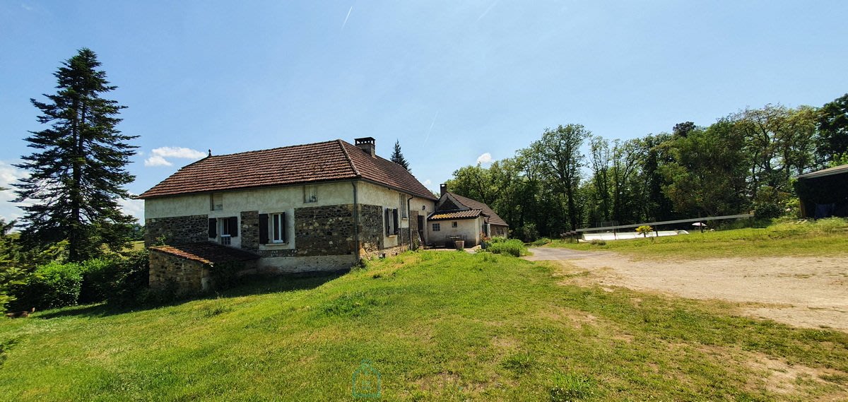 Equestrian property of 18 hectares close to Sarlat.