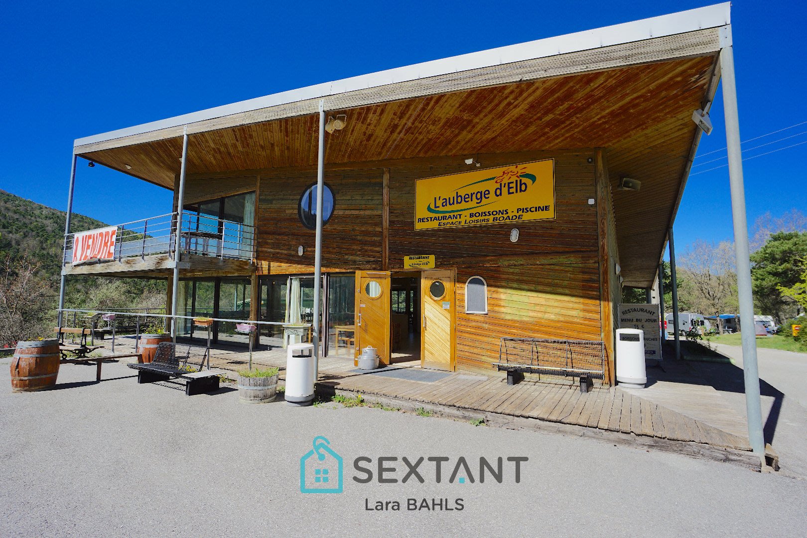 Entre Senez et Castellane – Complexe touristique avec hôtel, camping, restaurant et piscine dans les Gorges du Verdon