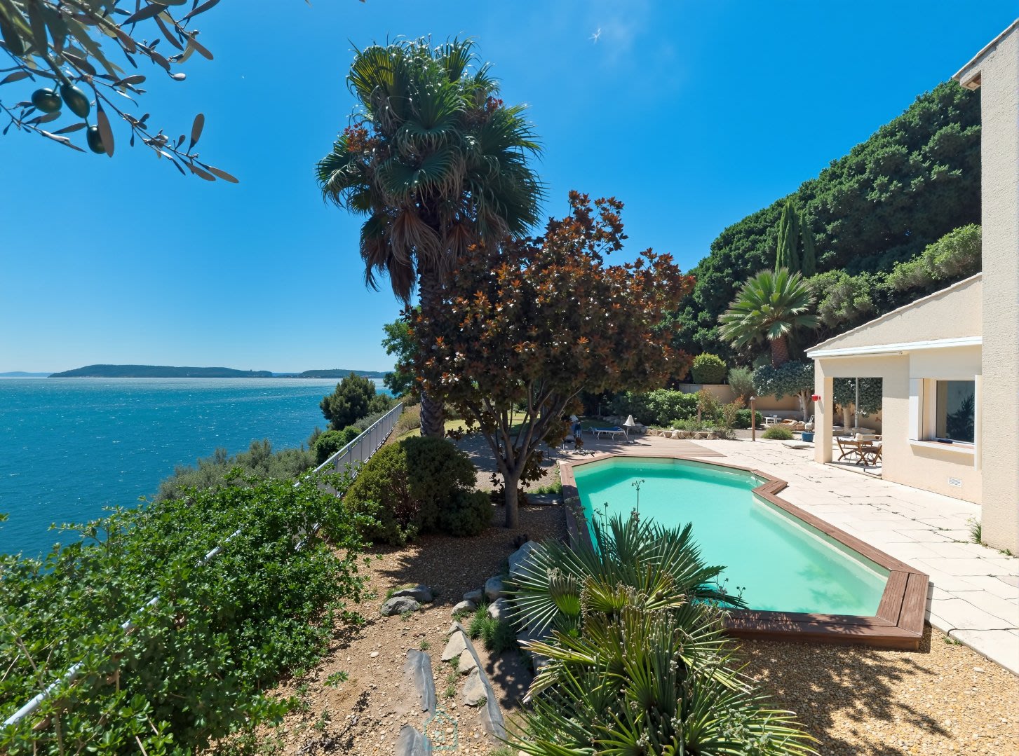 Provence – South of France – ISTRES - Villa with breathtaking views, beach access – A rare lifestyle