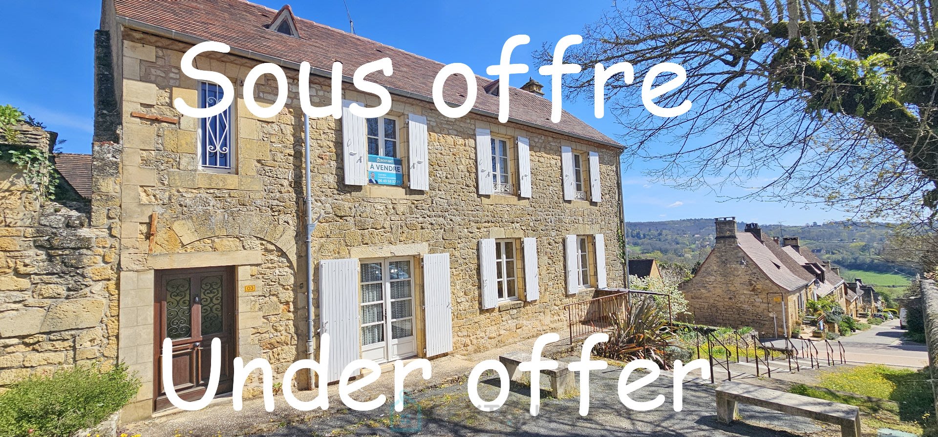 Rare à Domme – Maison de caractère avec 2 appartements, jardin, cave et grand garage