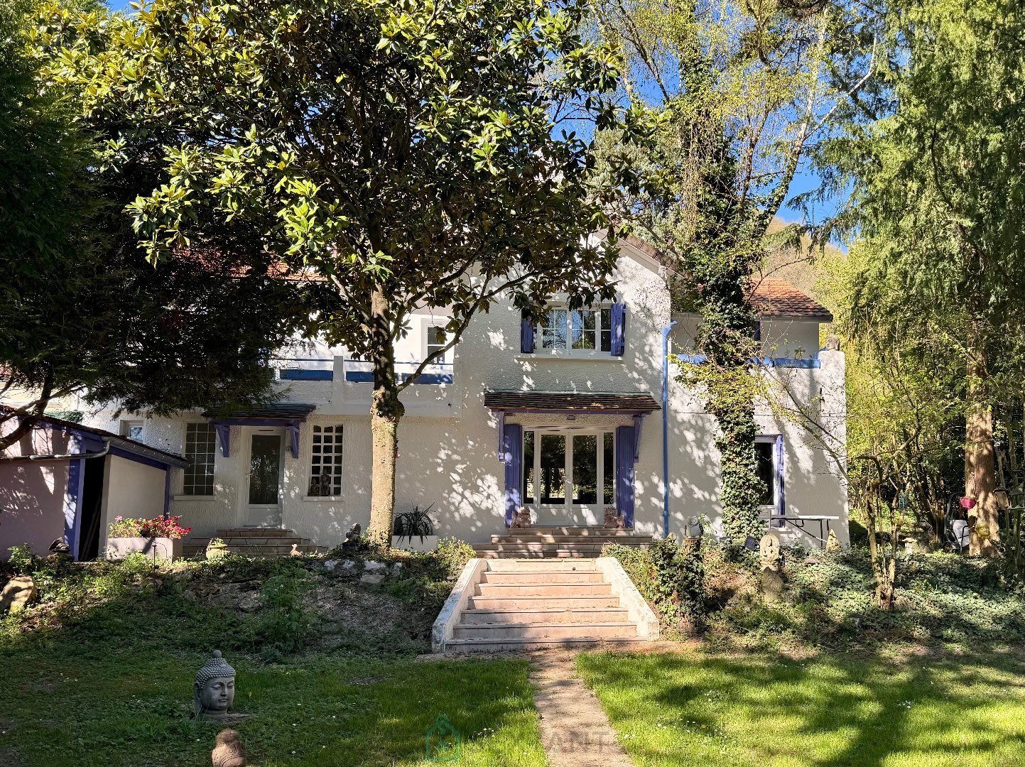 Maison avec dépendance et grand jardin