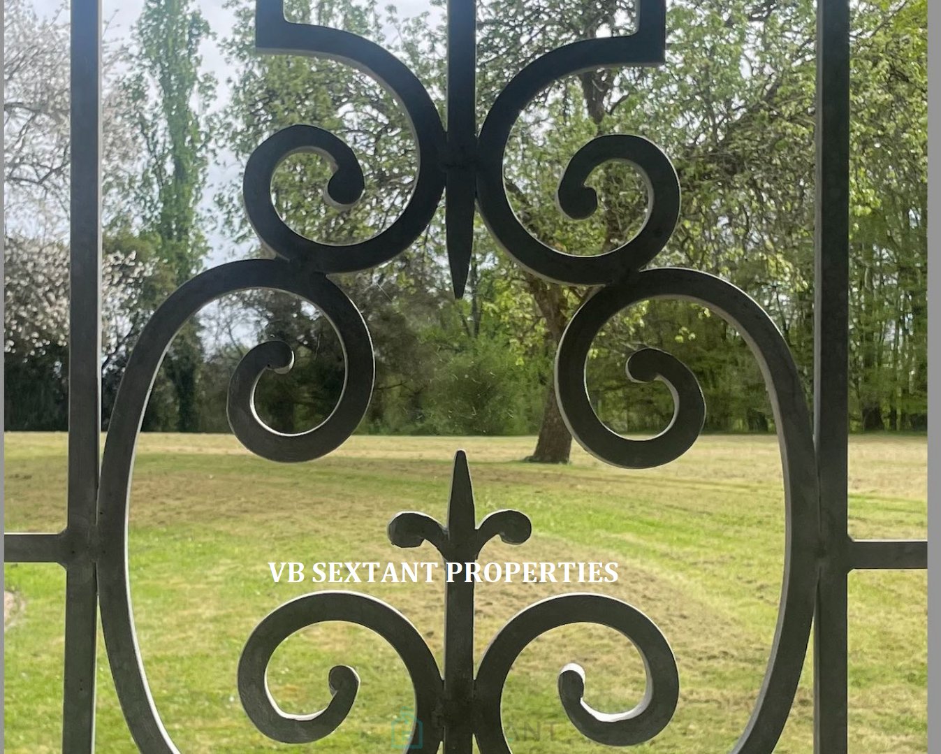 15 minutes from Bordeaux , an exceptional setting for this 8-hectare estate with 3 houses