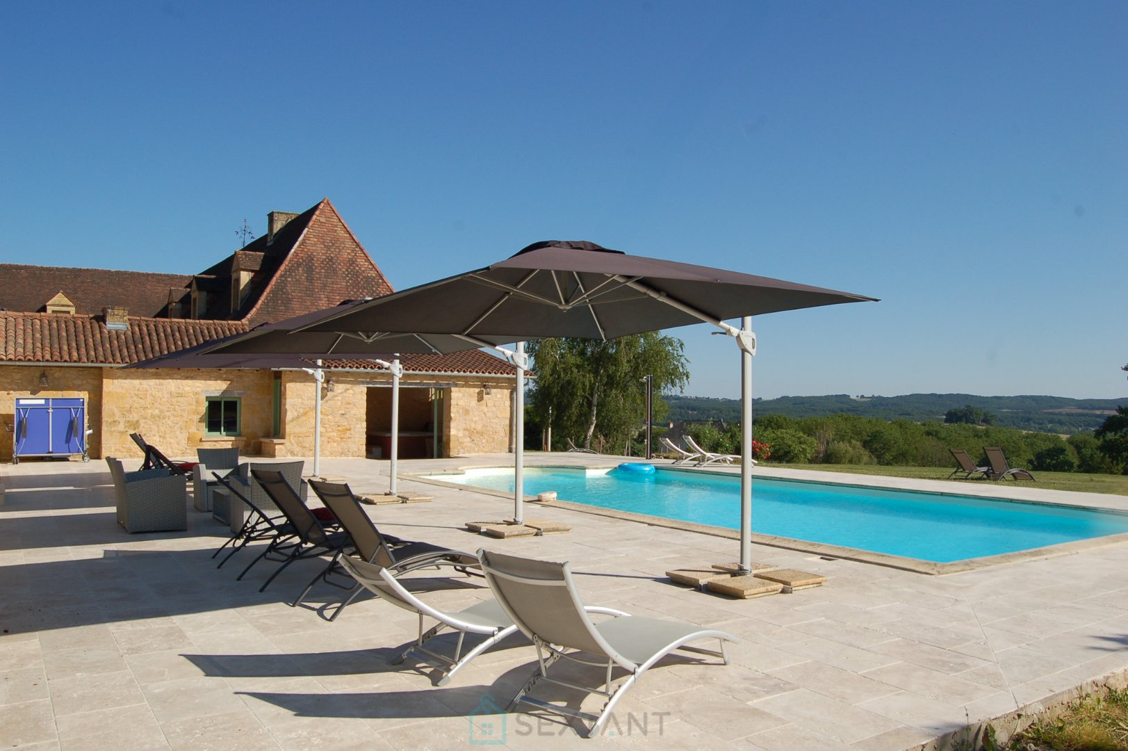 Sumptuous 17th century stone estate, nestled in the tranquility of the Périgord Vert. 