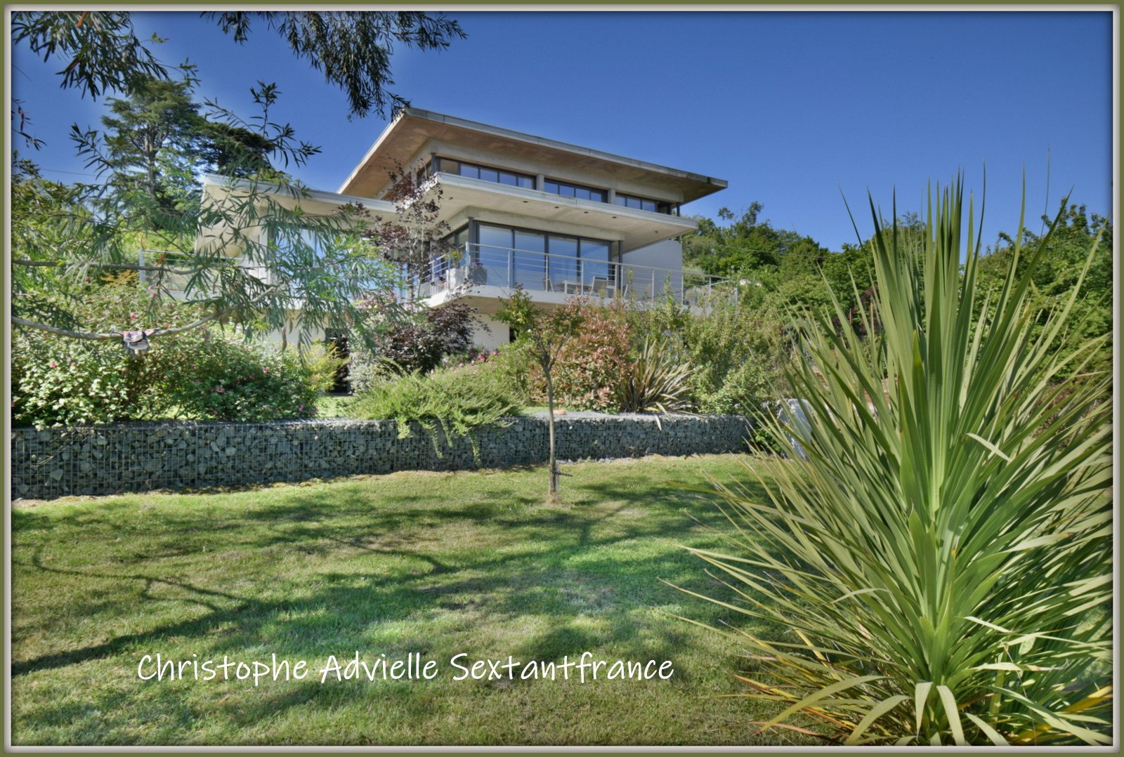 Detached villa , panoramic view on Bergerac Valley