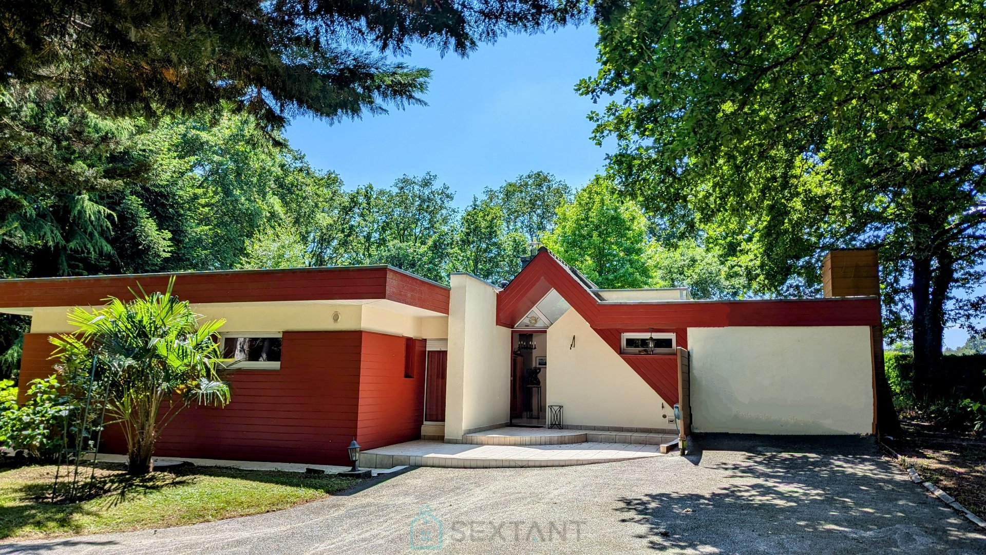 Stunning contemporary villa on over 2 hectares of wooded land – Camors (56), Brittany