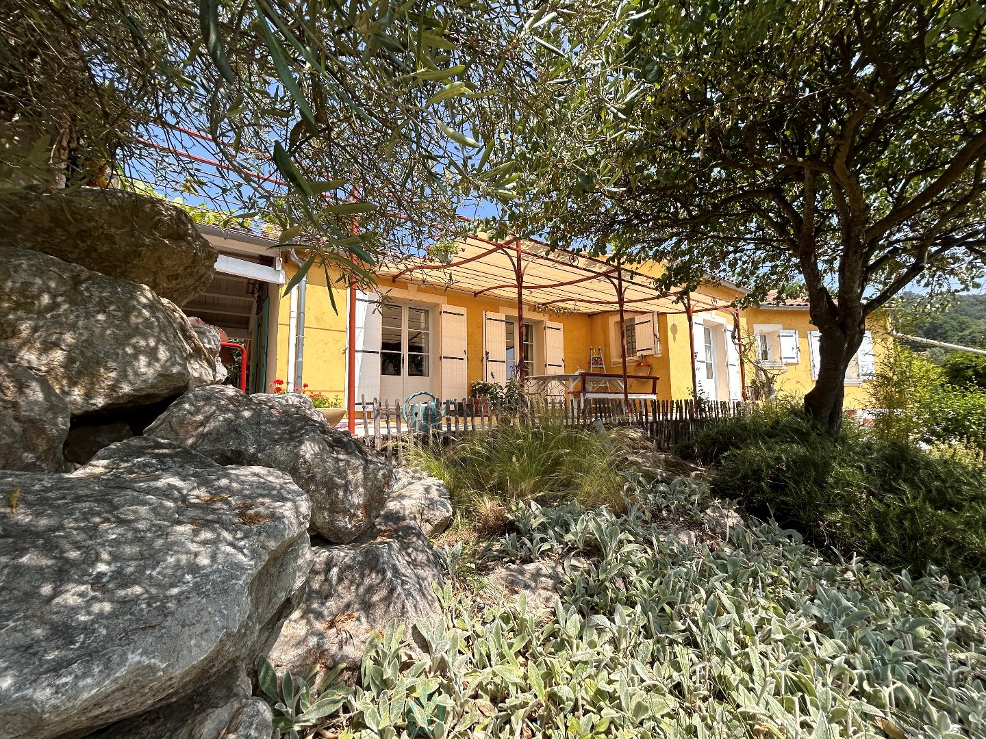 Charming house on a plot of over 8200m²