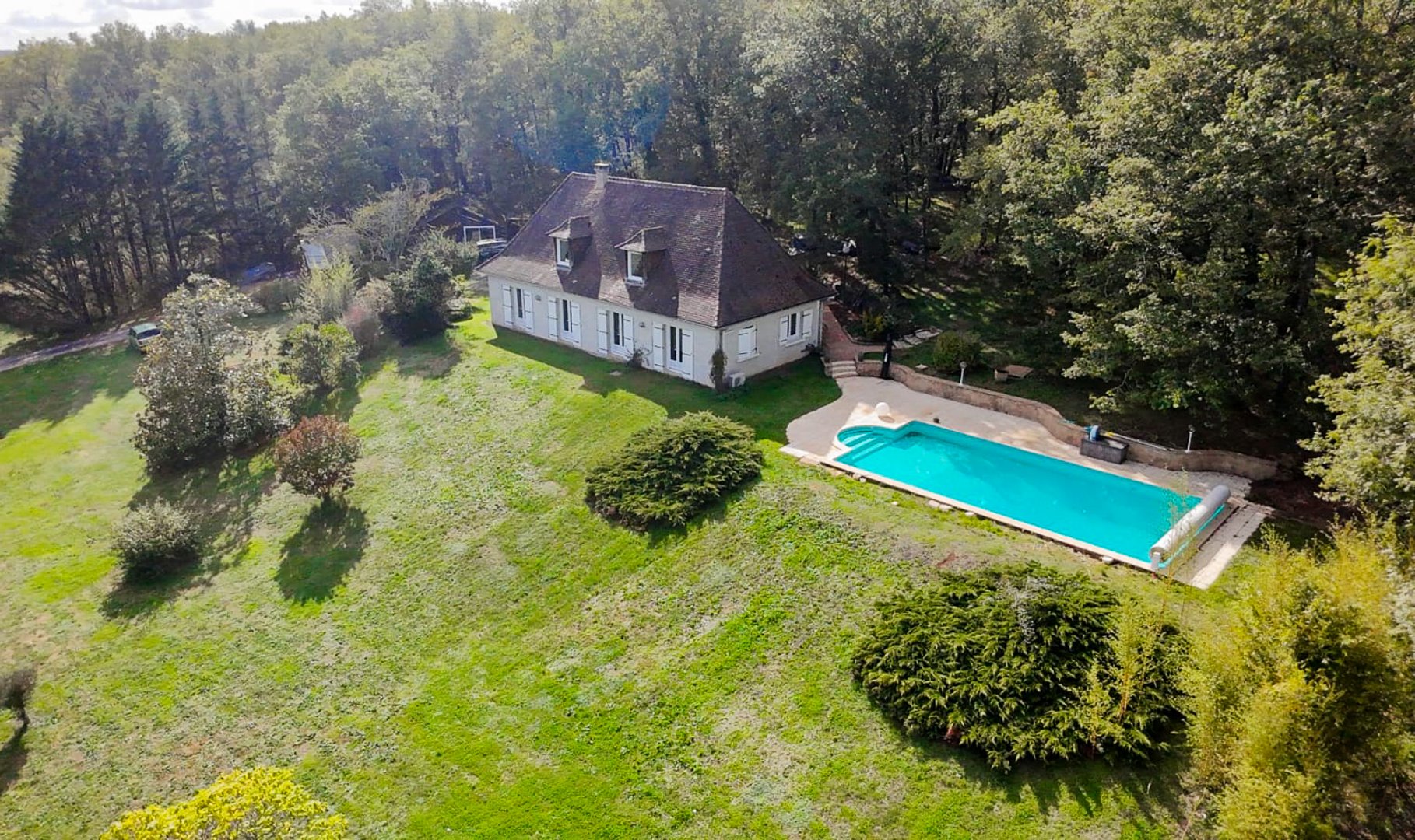 Superb renovated Perigord house with swimming pool, independent accommodation and vast landscaped park