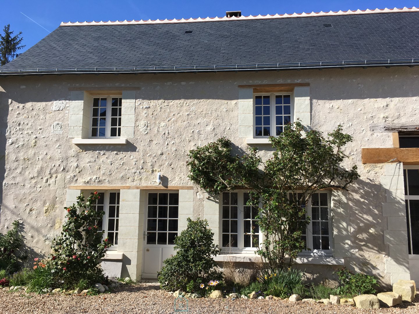 Beautiful old property: house, gite, barn and other outbuildings
