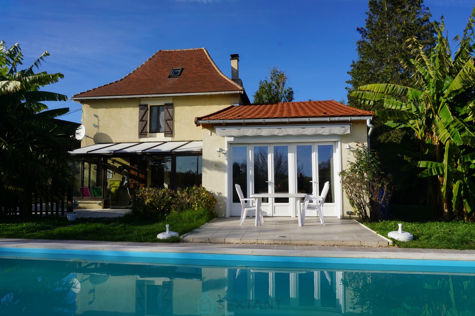 Charming stone country house nestled in the heart of a peaceful natural environment. 