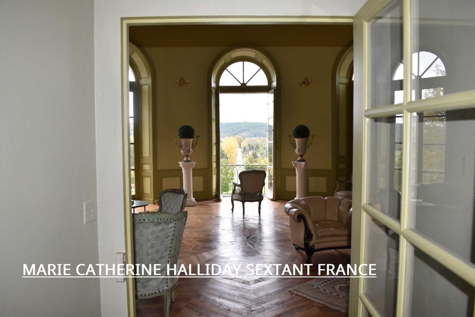 EXCEPTIONAL CHATEAU CLOSE TO PERIGEUX