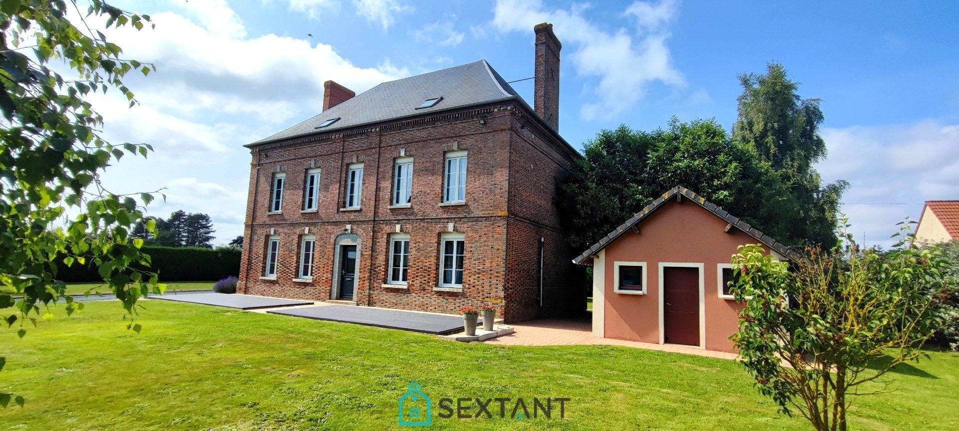 Beautiful 185 m2 mansion in a 4500 m2 wooded park