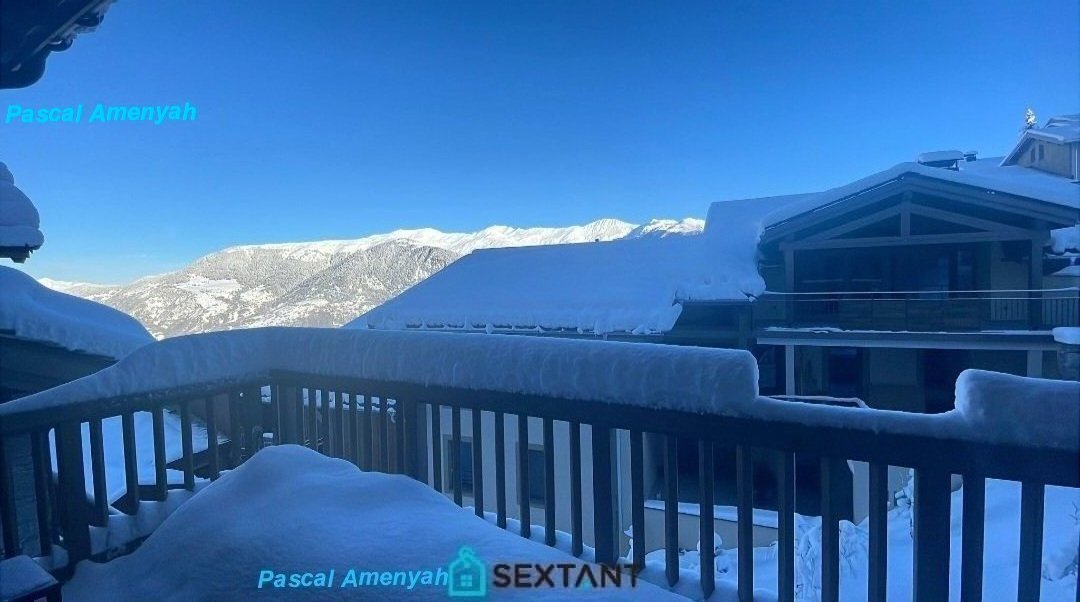 Luxury bright-hotel trade- 2 rooms apartment- 40,10 sqm2 carrez with terrace -73120 Couchevel 1650.
