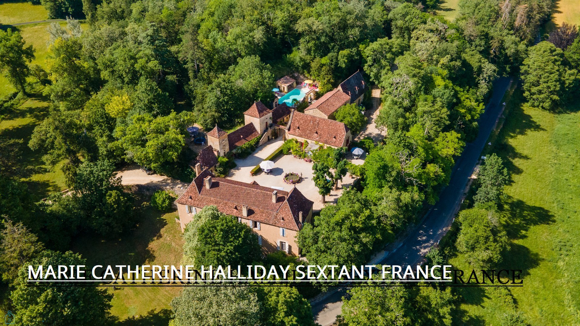 SPECTACULAIRE CHARTREUSE ET SES TROIS MAISONS DE TOUTE BEAUTE !