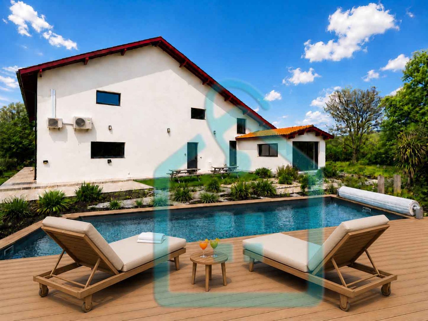South West France – Unique Hospitality Estate with Guest Accommodation, Reception Venue & Pool