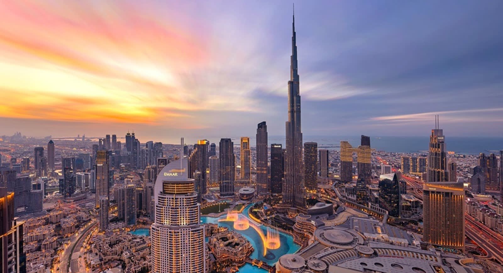 Downtown Dubai vs. Business Bay: Choosing the Right Investment for Your Goals