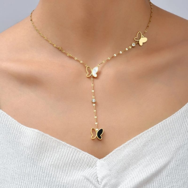 Collier avec papillon