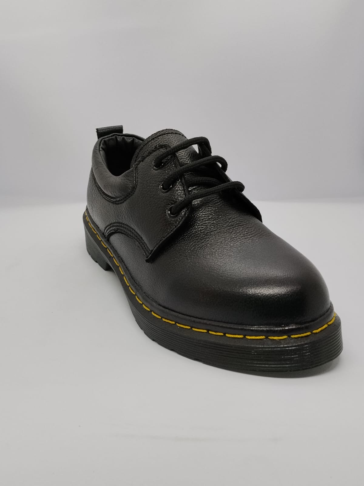 Black Cobra Plain-Toe Derby