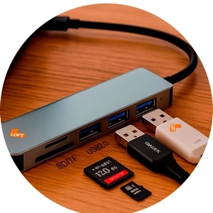 Portas USB 2.0 e 3.0 do Hub Loft USB-C