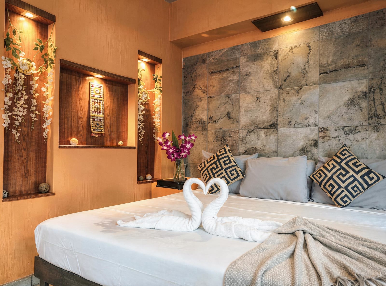 Romantic Mayan — main photo