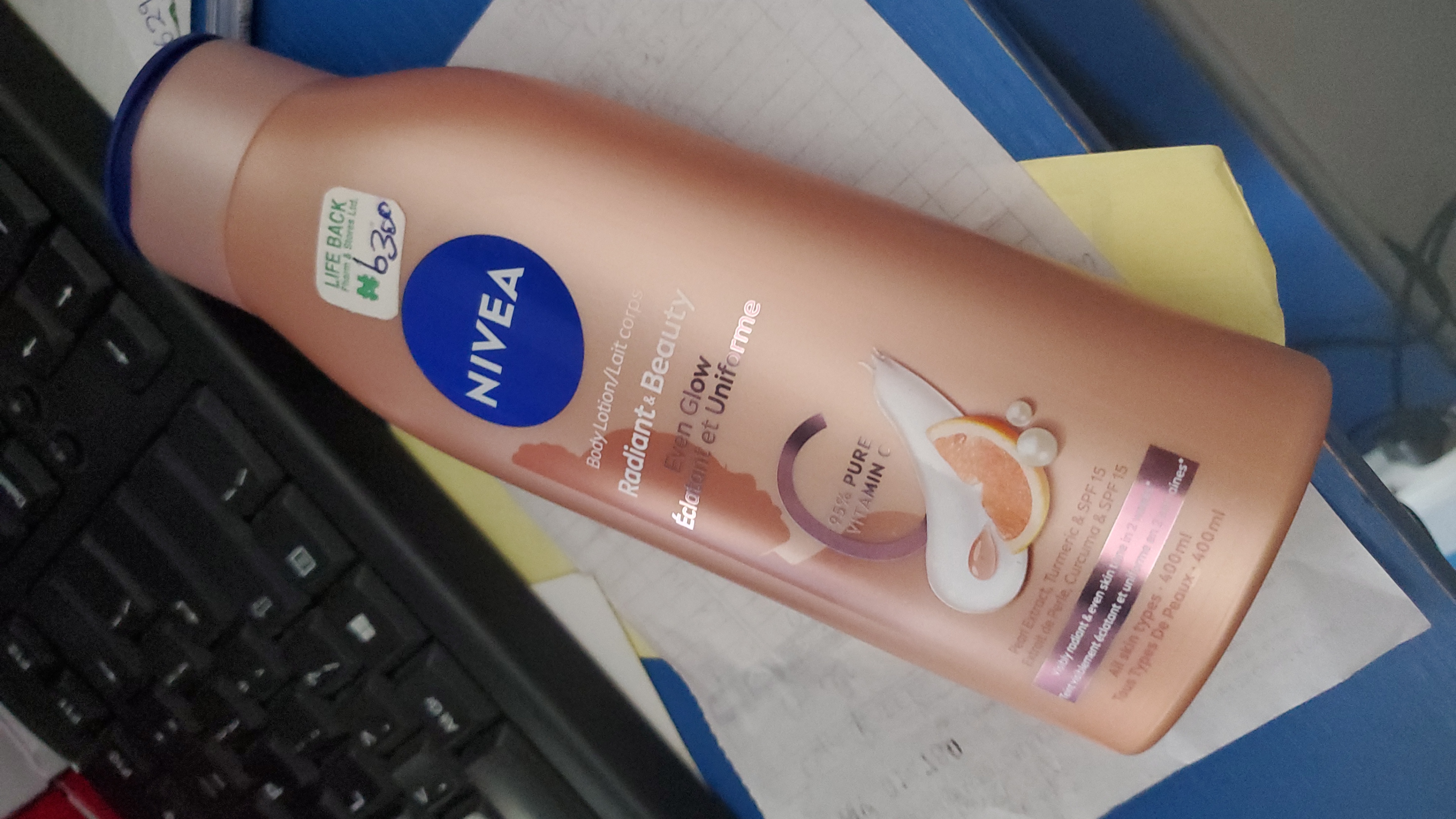 Radiant &Beauty even glow body lotion - Nivea  - main view 2