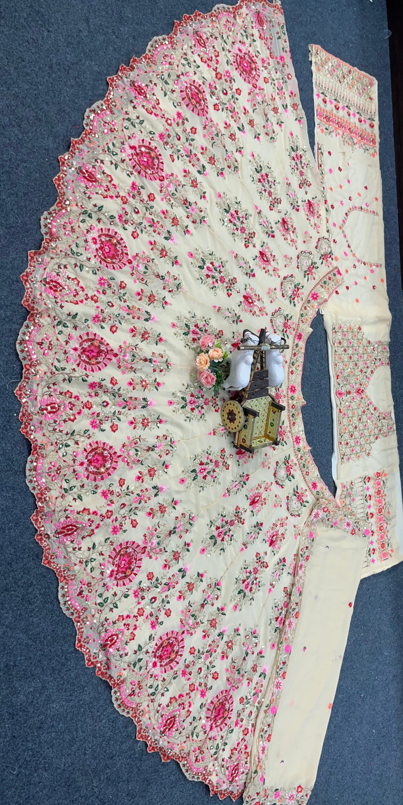 Ivory Floral Embroidered Lehenga Set — photo 4