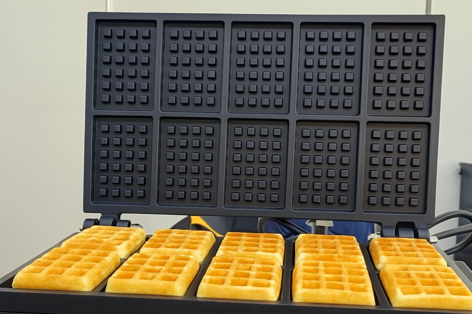 Spares for Electric 10 Slot Rectangle Waffle Maker - Up + Down Plate — view 3