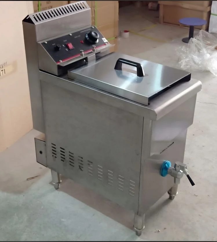 Gas Deep Fryer 12L Heavy with Temperature Controller & Tap - Standing Model — view 7