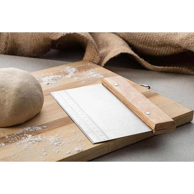 Wooden Handle Dough Scraper with Markings 15cm — view 3