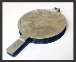 Spares for Gas Round Rotating Waffle Maker with Long Wooden Handle - Up + Down Plate