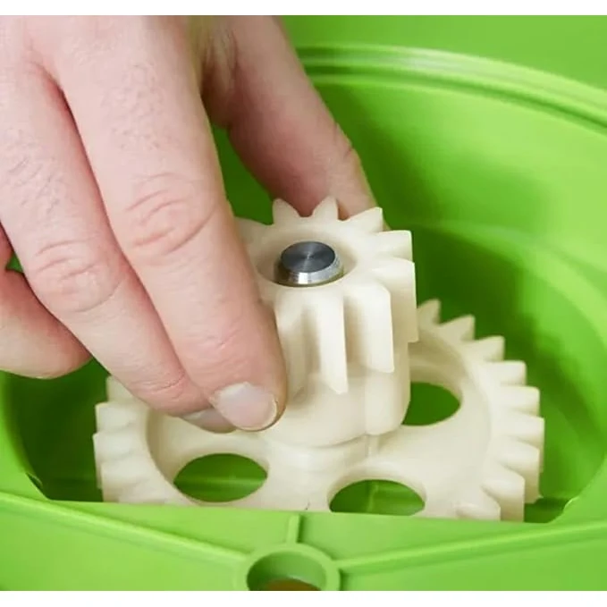 Plastic Salad Spinner - Green — view 5