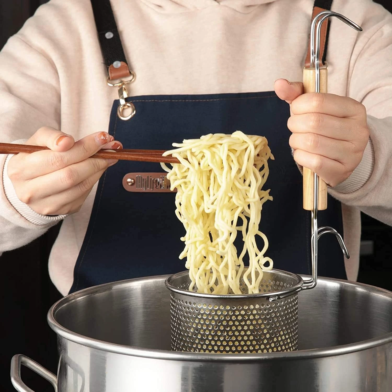 Wooden Handle SS Cylindrical Pasta Boiler/Strainer — view 3
