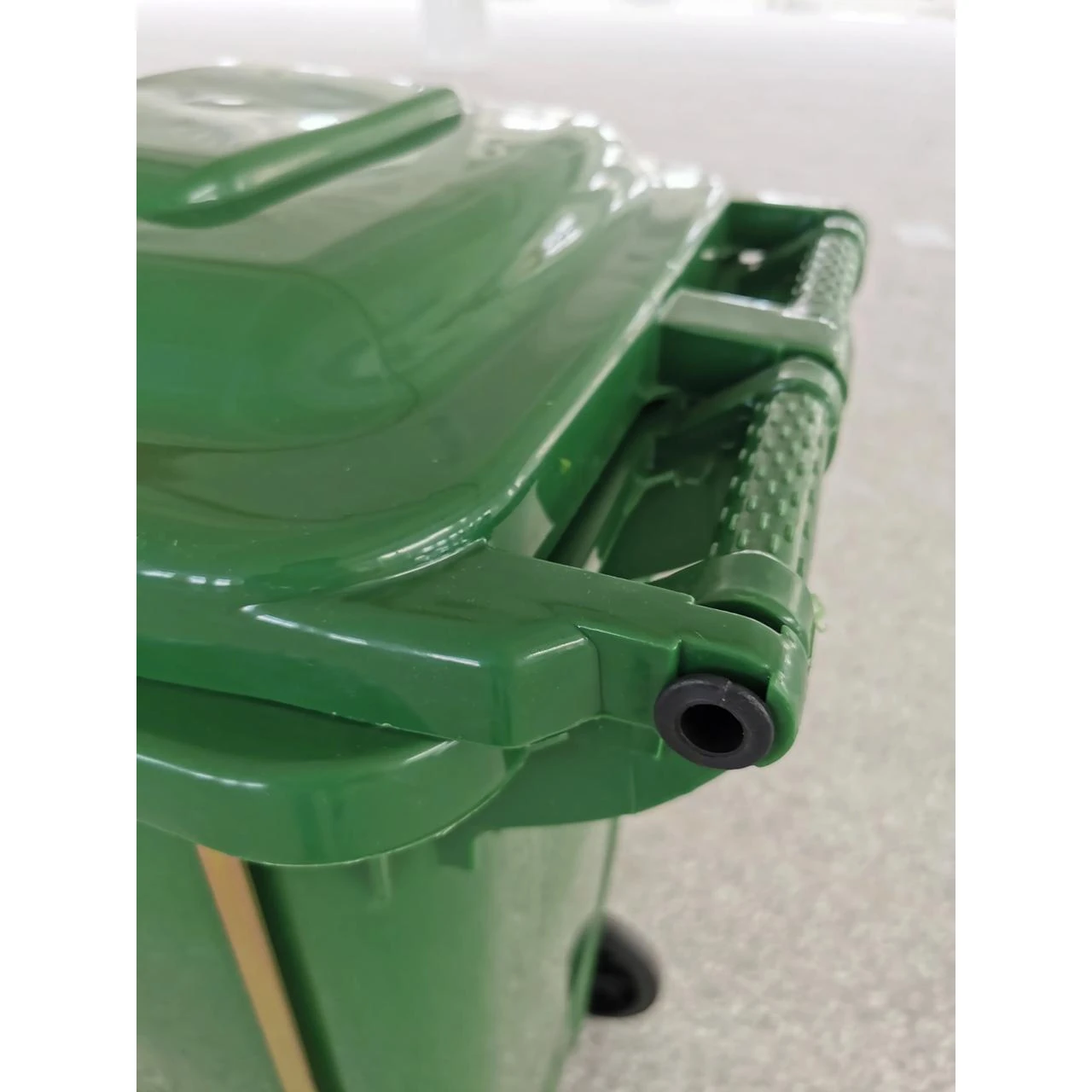 Plastic Dustbin with Wheels & Pedal — view 5
