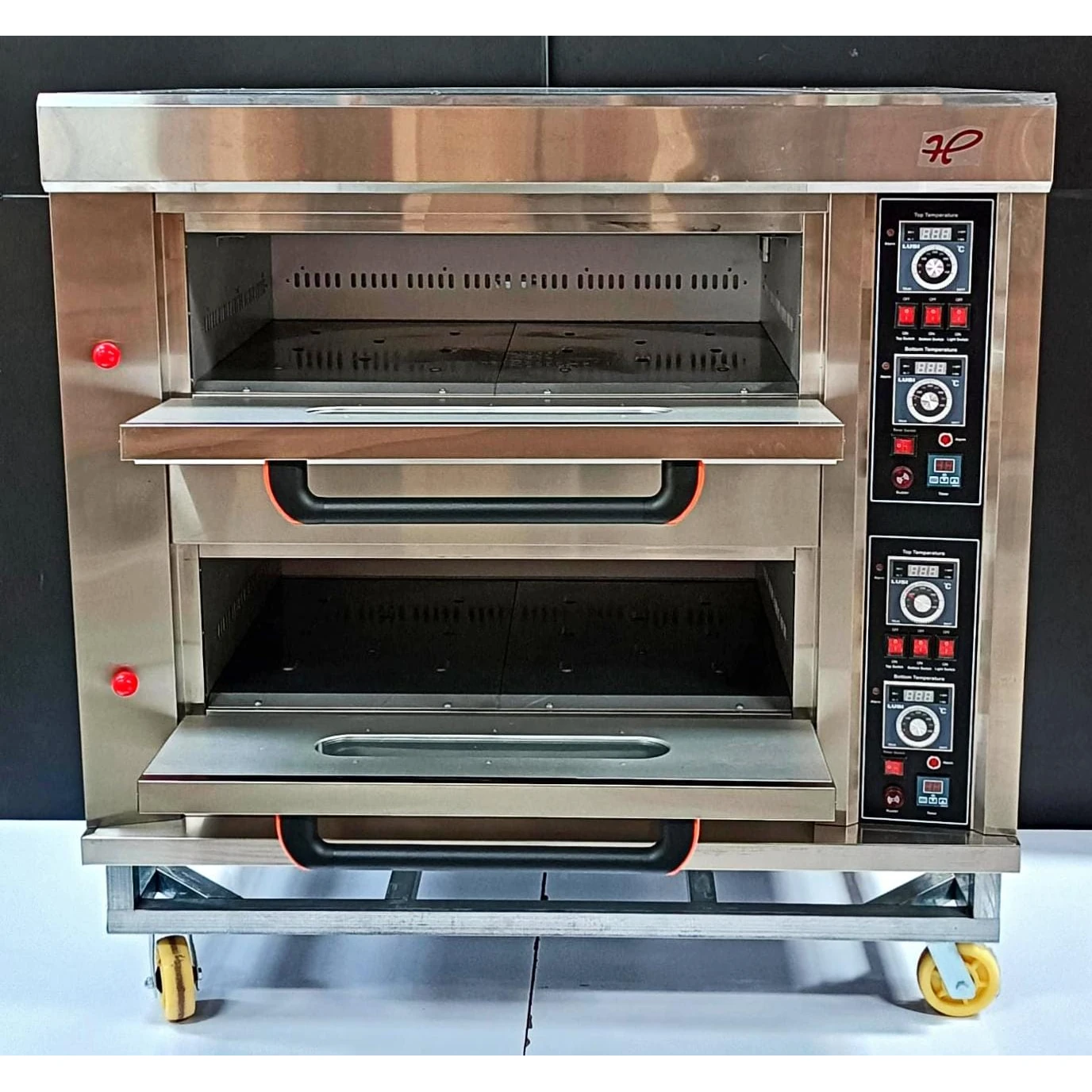 Gas Pizza Oven 2 Deck 4 Tray without Stone - 2D4T — view 6