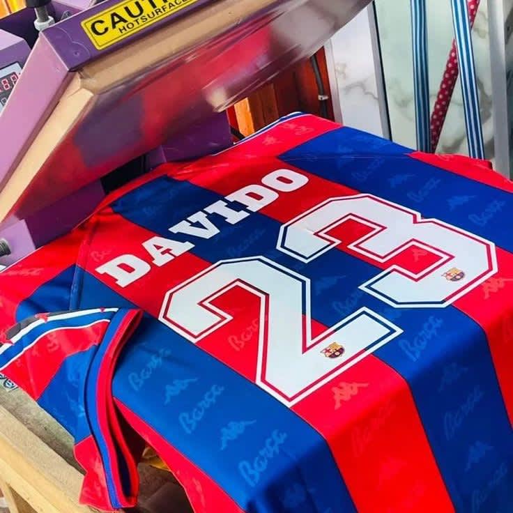 Sérigraphie (impression sur teeshirts , sur casquette, maillot  )