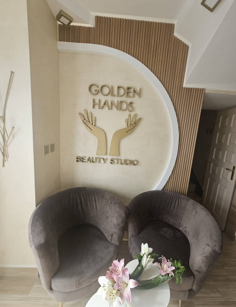 Golden Hands Beauty Studio - recepcija i čekaonica